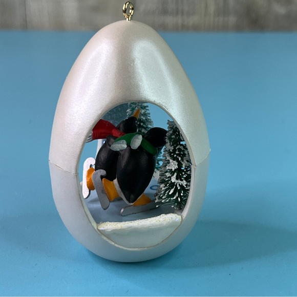 Hallmark Keepsake Ornament Winter Surprise Handcrafted & Dated 1990 QX444-3 - Picture 7 of 13